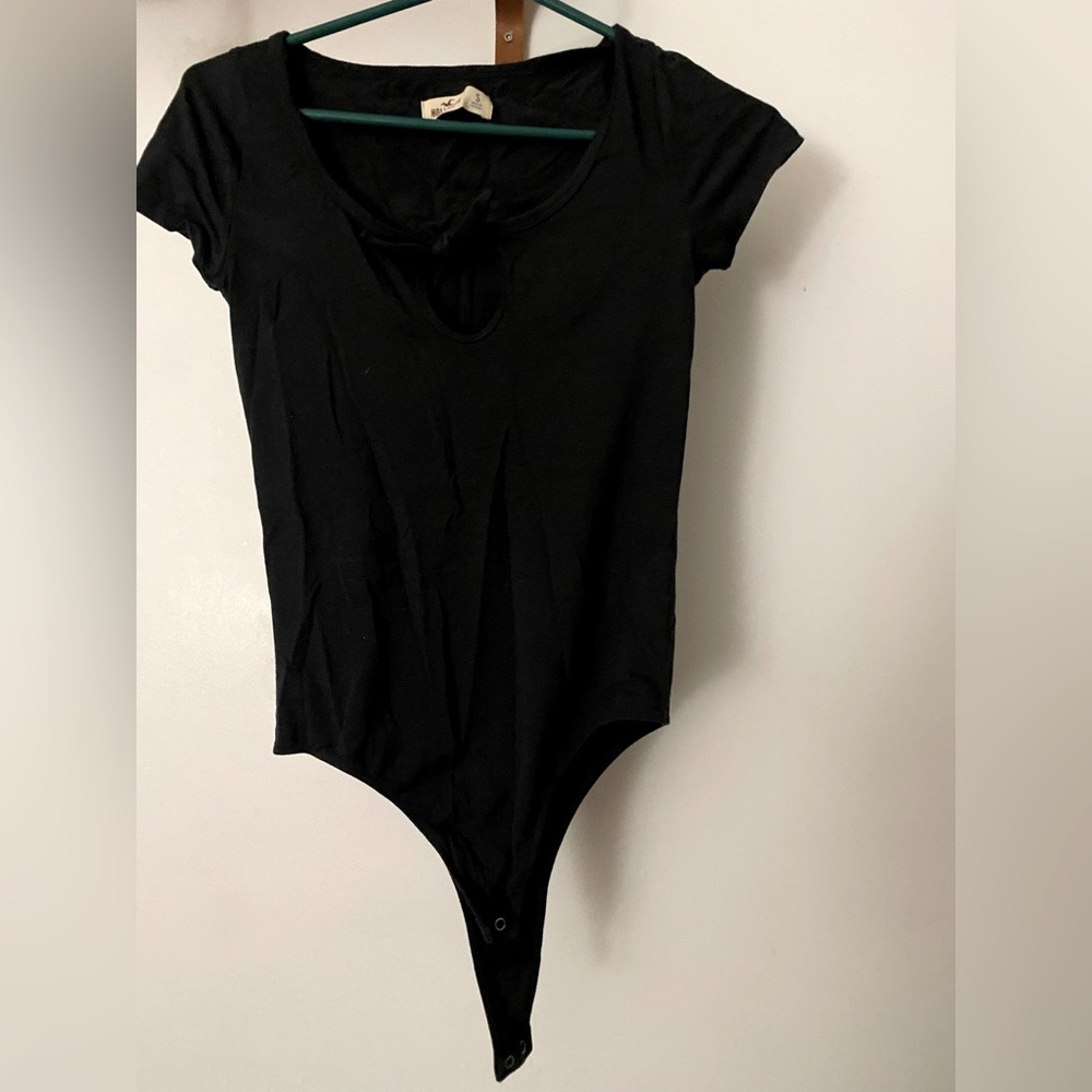 Hollister black key hole bodysuit
